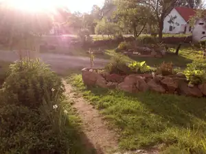 tenhle pohled mám nejradši...moje zahrada při západu slunce
