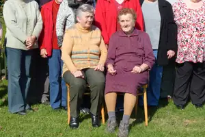 dvě poslední sestry rodu Tichánků-naše babička Anna 82 a teta Marie
