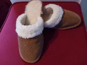 moje bačkory s ovčinou...