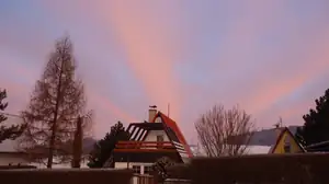 odraz východu slunce na západě...