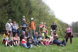 spol. foto-někteří chybí...jdou popředu...