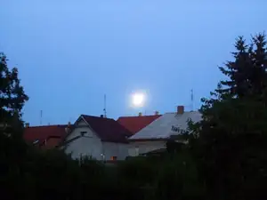 takto u nás včera svítil měsíc