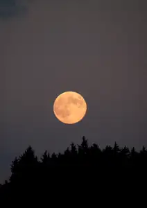Měsíc v úplňku...