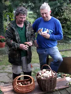 pyšní hledači...vlevo Franta, vpravo můj Pavel...