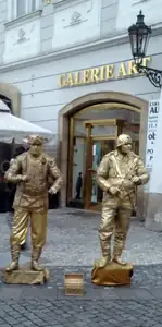 živé sochy