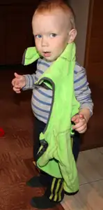 Adam...babi sleduj, jak jsem si tu mikinu oblékl...
