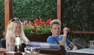 můj nejstarší vnuk Petr s maminkou Andreou