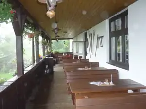 takto tam bylo hnusně, ale na terasu nelilo