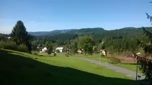 Krásy našich Beskyd (vlevo v pozadí Radhošť)