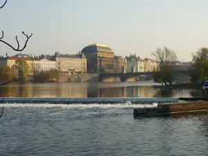 pohled na divadlo
