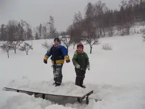 aspon že mali maji radost