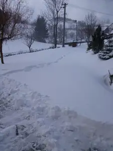 K silnici je daleko