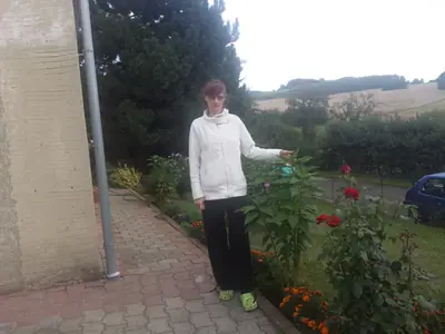 Pozná někdo, co je to za kytku?